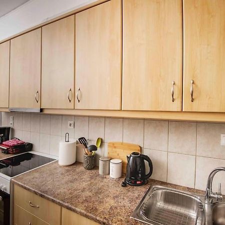 Lovely,Central, Spacious 2-Bedrooms Apartment Пирея Екстериор снимка