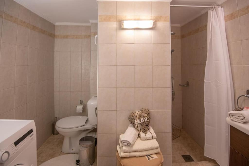 Lovely,Central, Spacious 2-Bedrooms Apartment Пирея Екстериор снимка