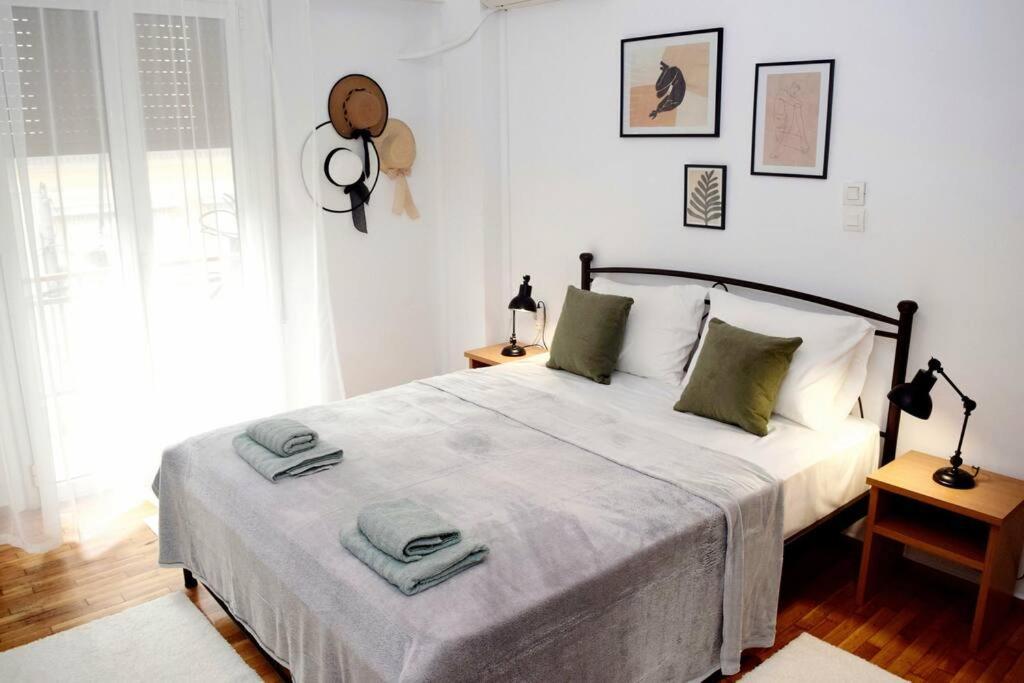 Lovely,Central, Spacious 2-Bedrooms Apartment Пирея Екстериор снимка